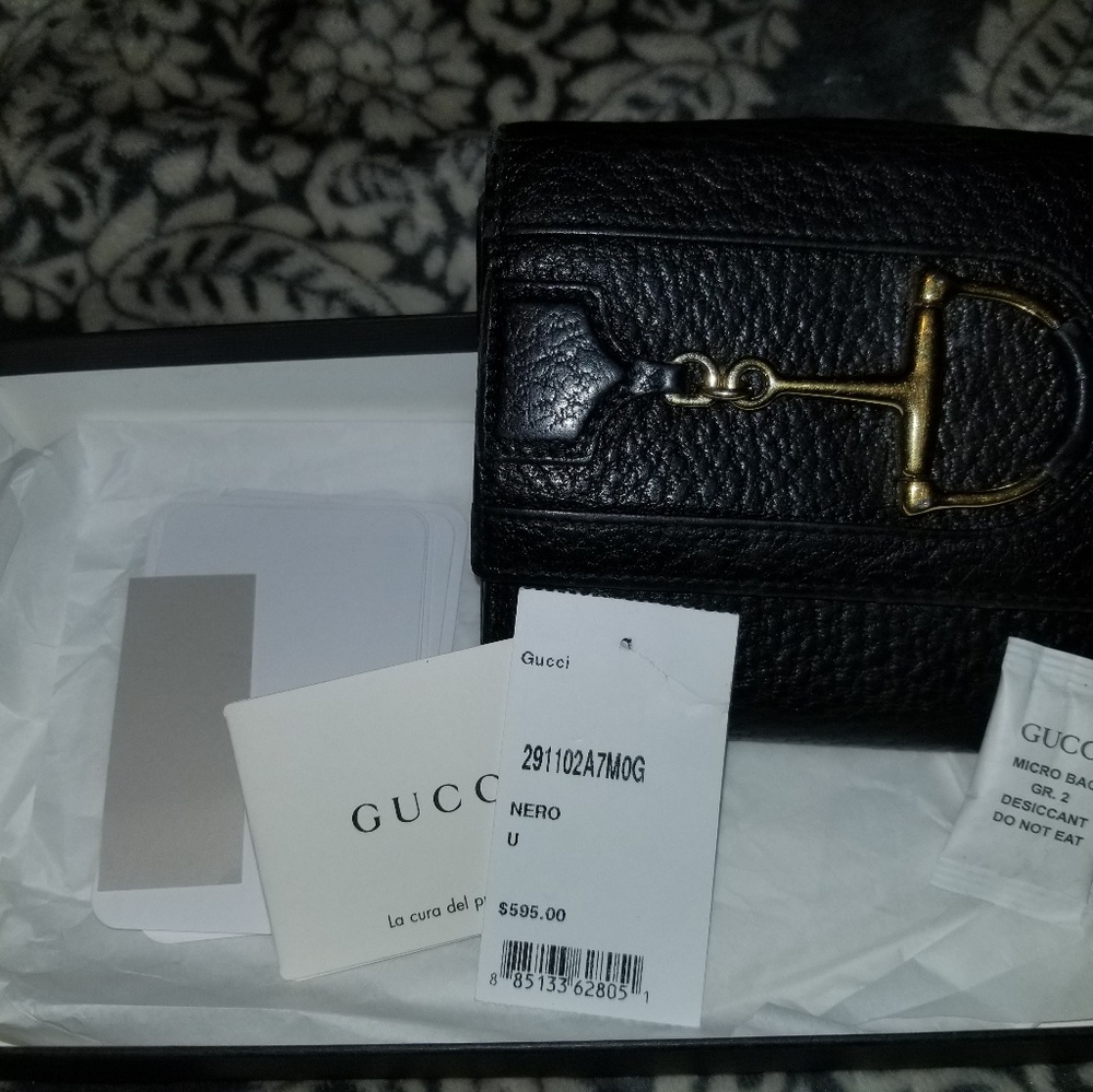 Gorgeous Authentic Gucci wallet